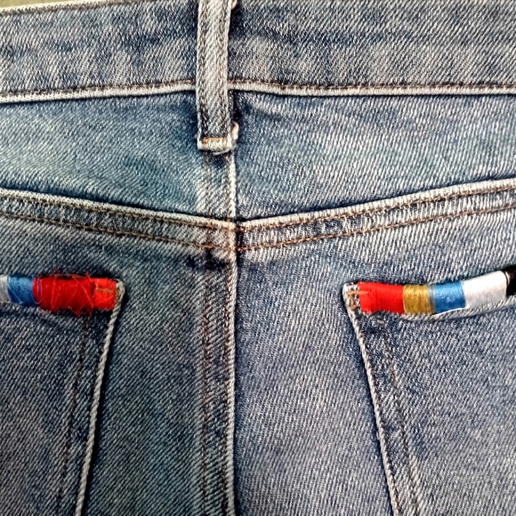 RARE Vintage Guess  Embroidered Graffiti Jeans, Y2K, Grunge,  28/26, Destroyed!! - Picture 10 of 13